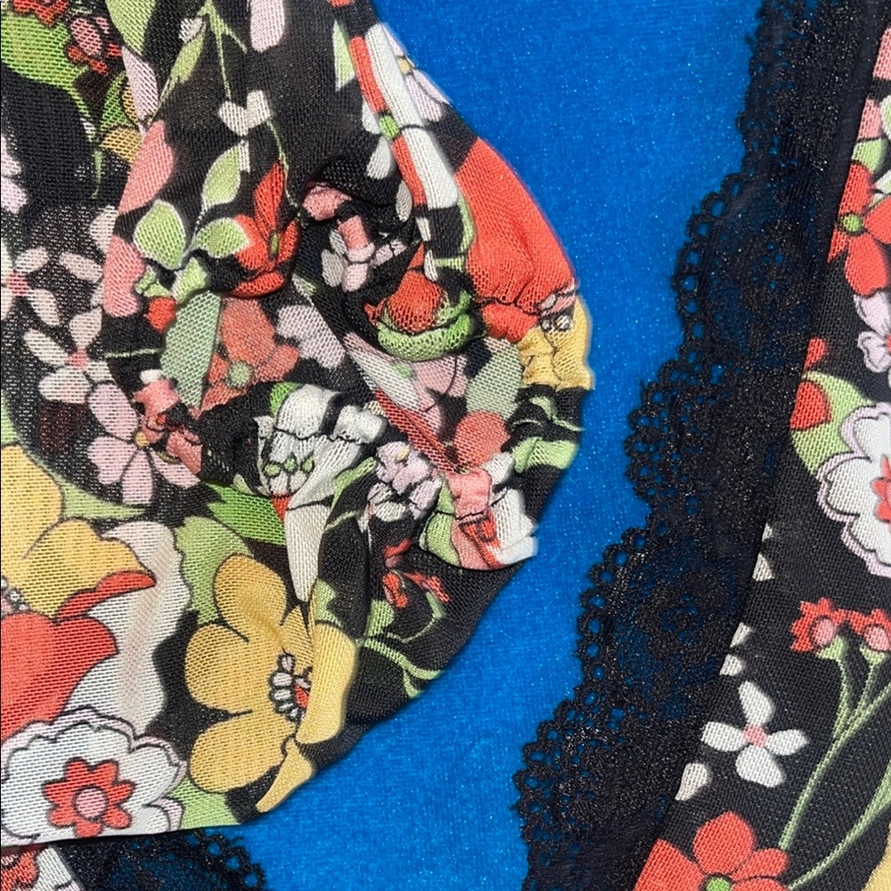 Floral V-Neck Blouse with Lace Detail - Picture 2 of 6